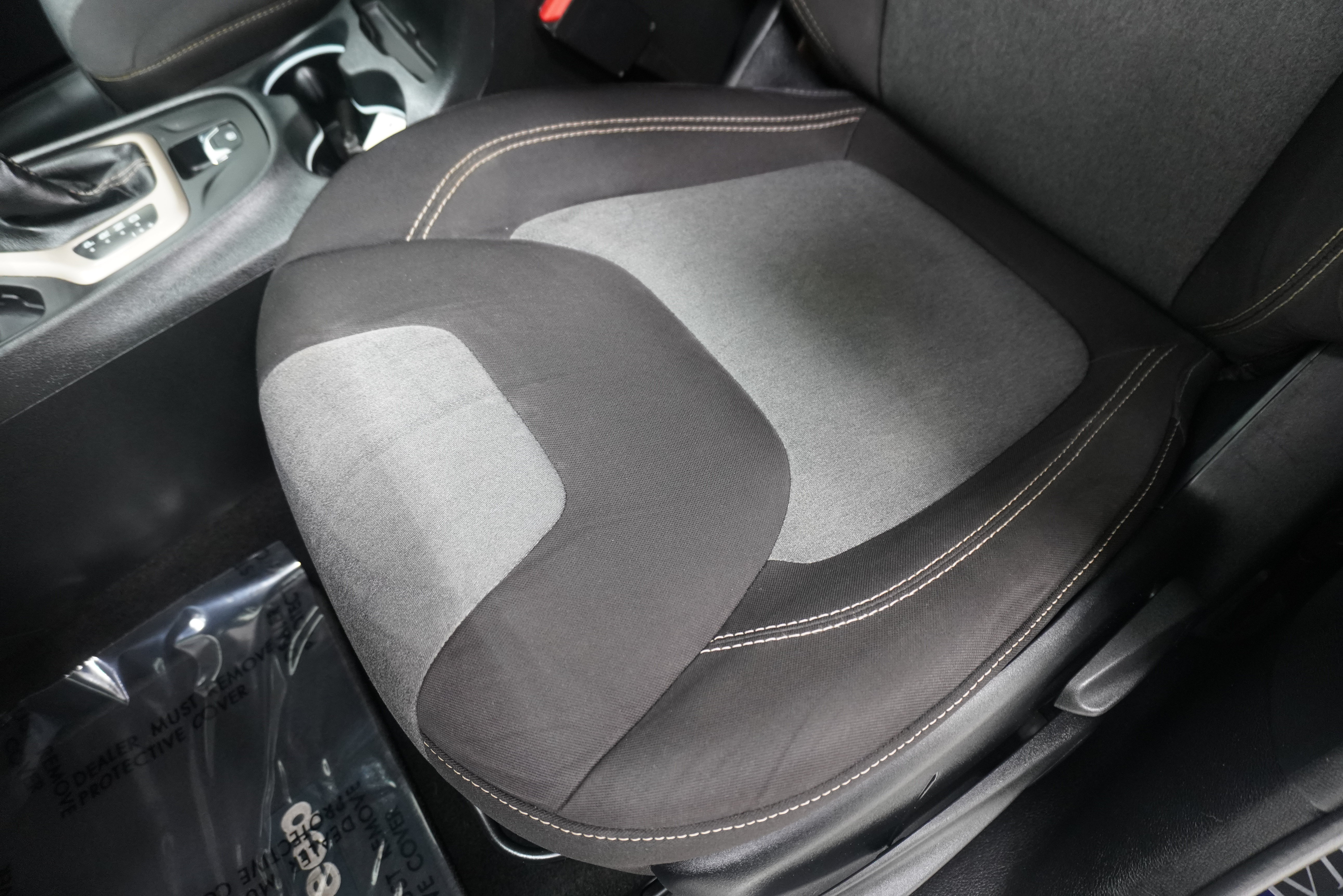 Used 2014 Jeep Cherokee Latitude FWD image 11