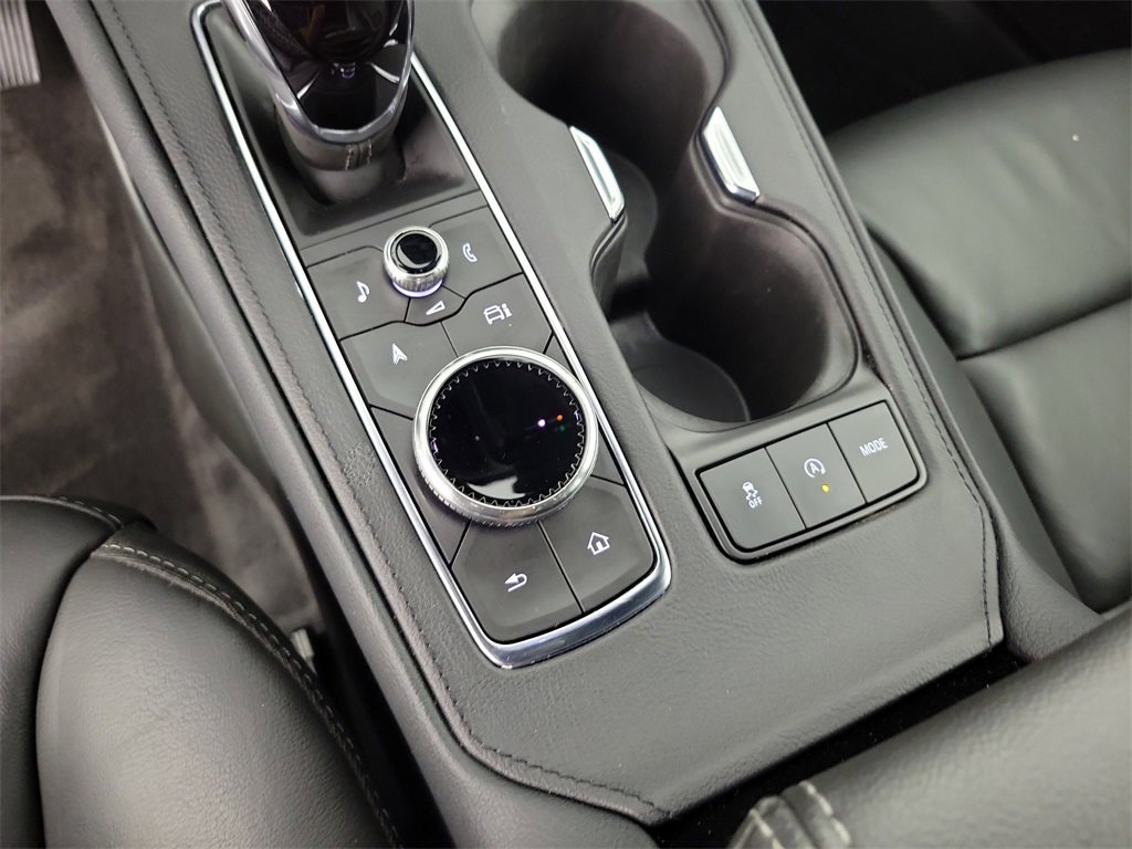 Certified 2025 Cadillac XT4 Premium Luxury image 29