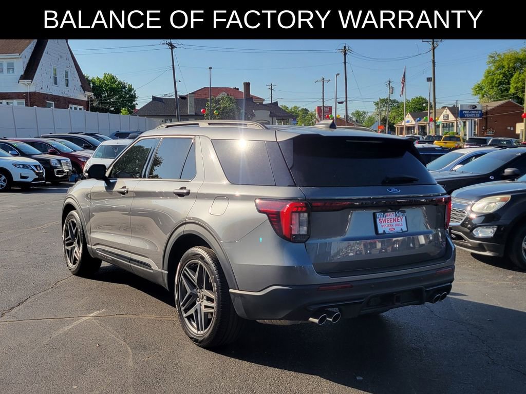 Used 2025 Ford Explorer ST AWD/4WD image 3