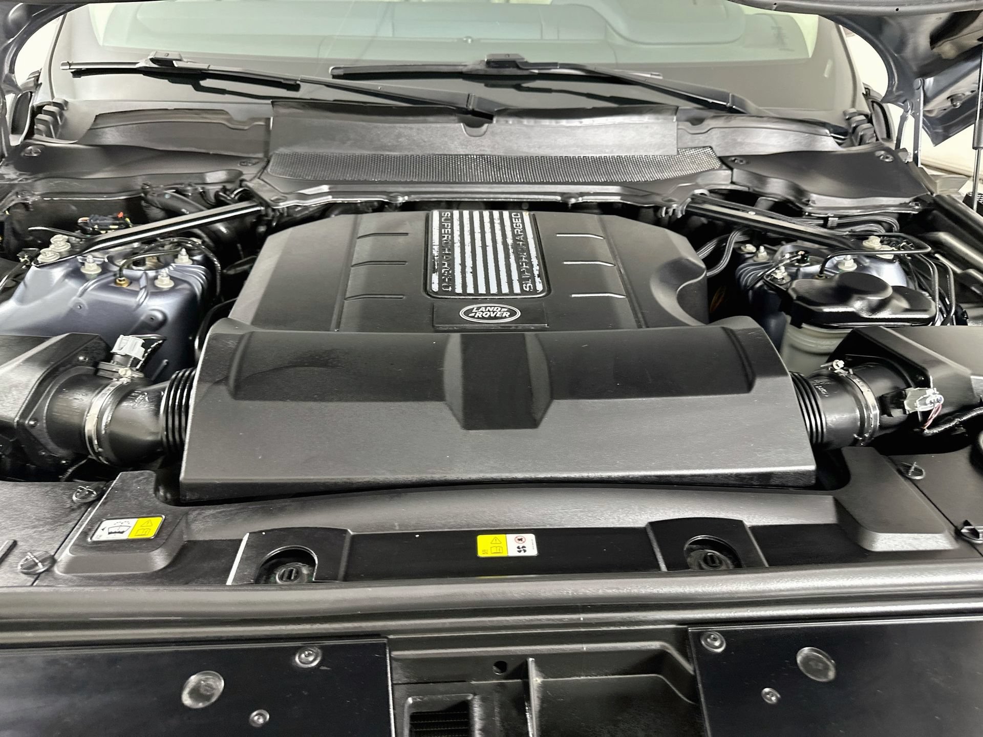 Used 2018 Land Rover Range Rover Supercharged AWD/4WD image 32