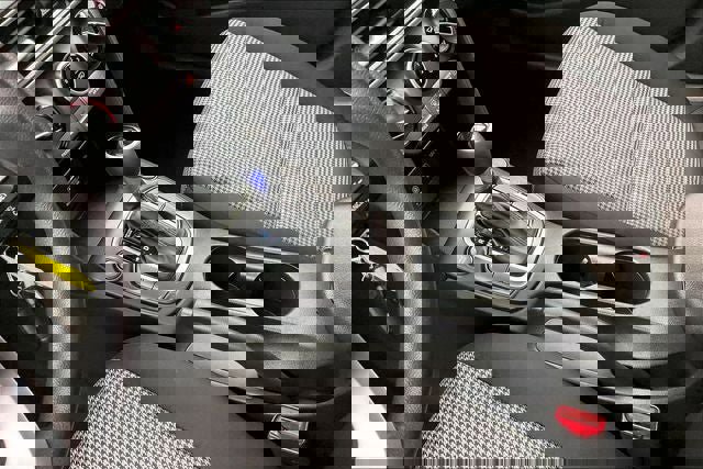 Used 2021 Hyundai Kona SE image 15