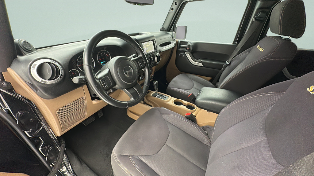 Used 2013 Jeep Wrangler Unlimited Sahara AWD/4WD image 11