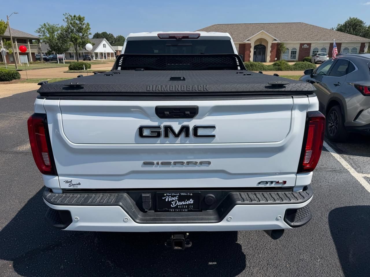 Used 2020 GMC Sierra 2500 AT4 w/ AT4 Premium Package AWD/4WD image 5