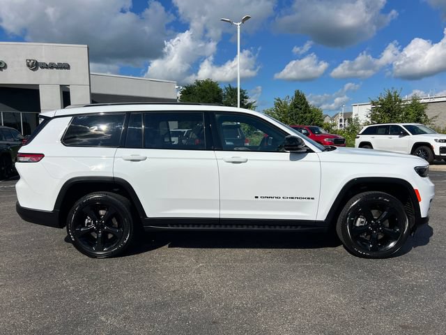 Certified 2024 Jeep Grand Cherokee L Altitude AWD/4WD image 9