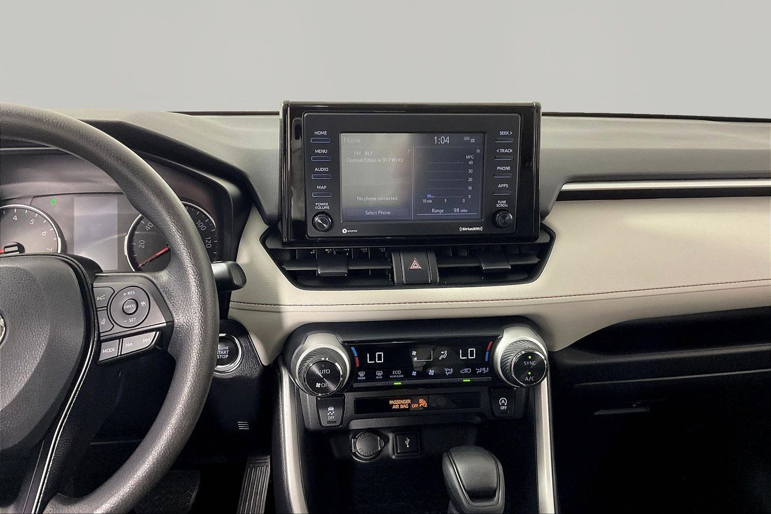 Used 2022 Toyota RAV4 XLE w/ Convenience Package image 9