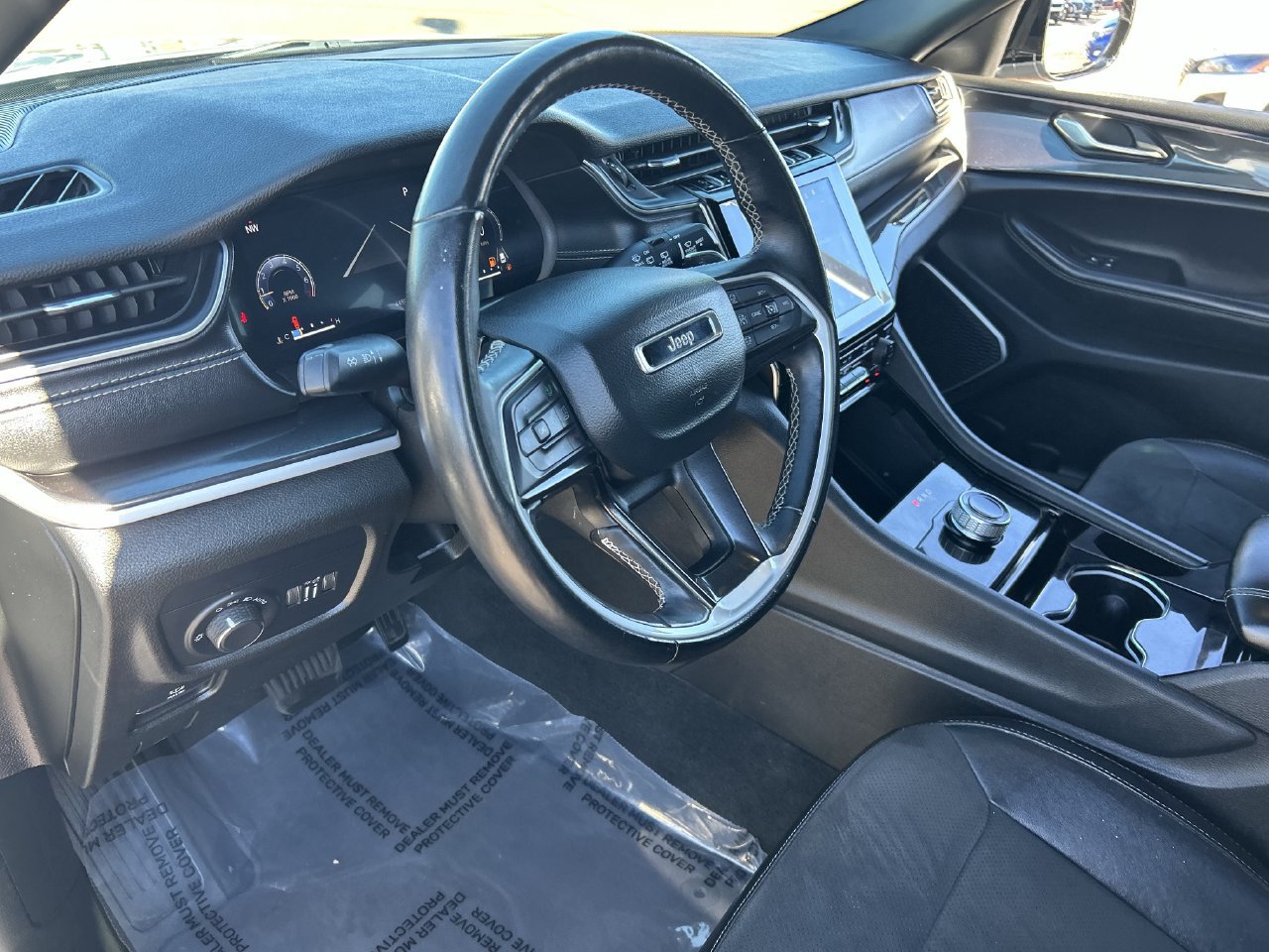 Used 2022 Jeep Grand Cherokee L Laredo RWD image 19