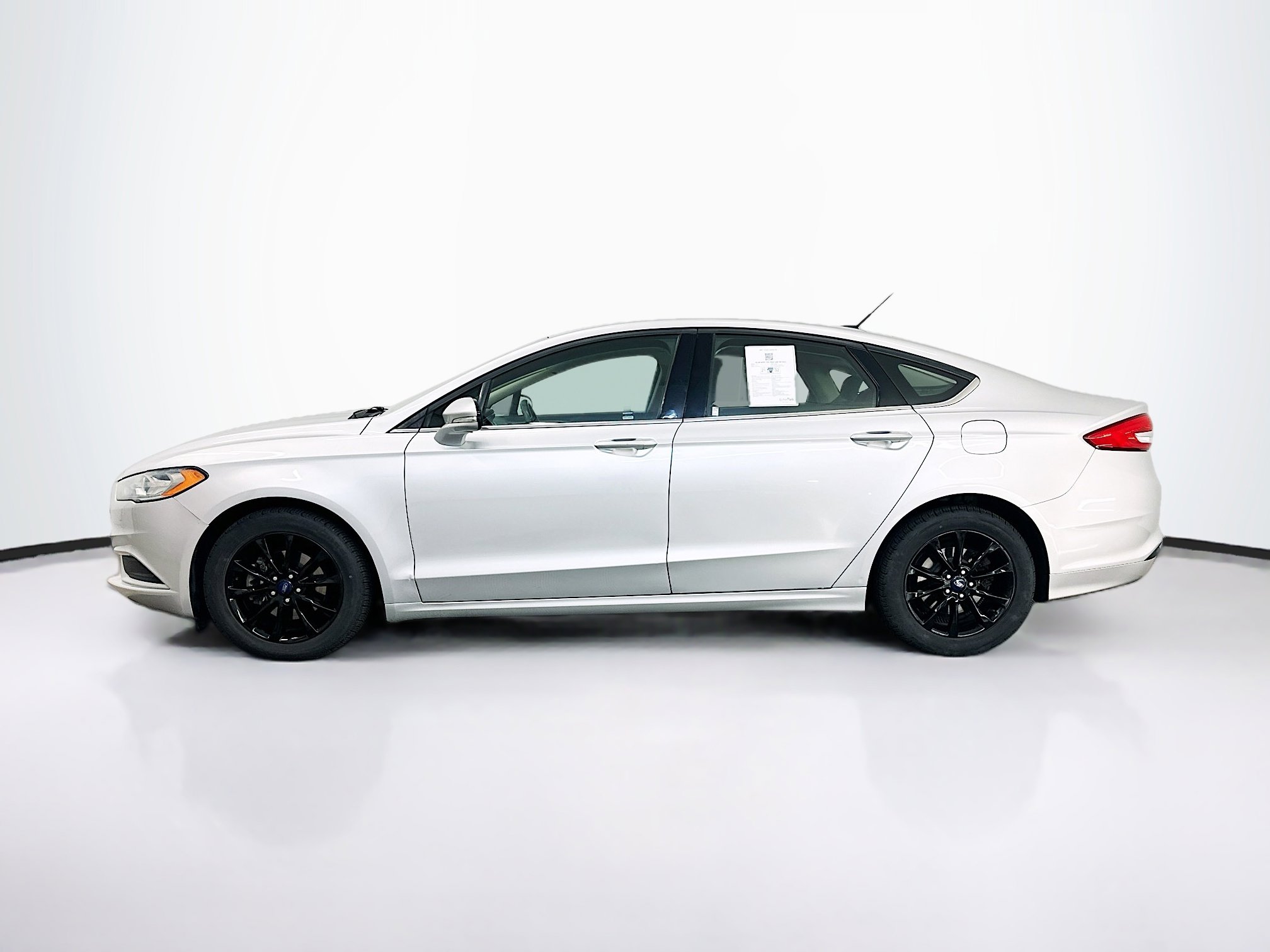 Used 2017 Ford Fusion SE image 4