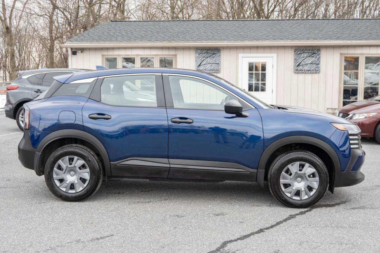 Used 2025 Nissan Kicks S w/ Charging Package FWD image 12