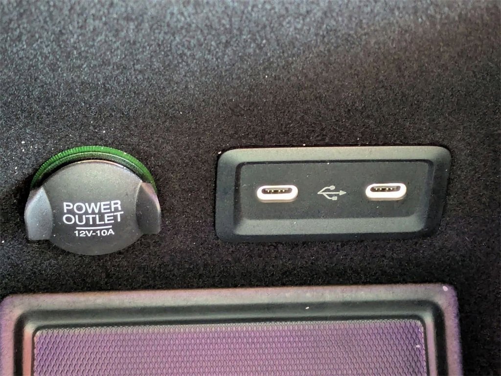 New 2025 Aston Martin DBX 707 image 28