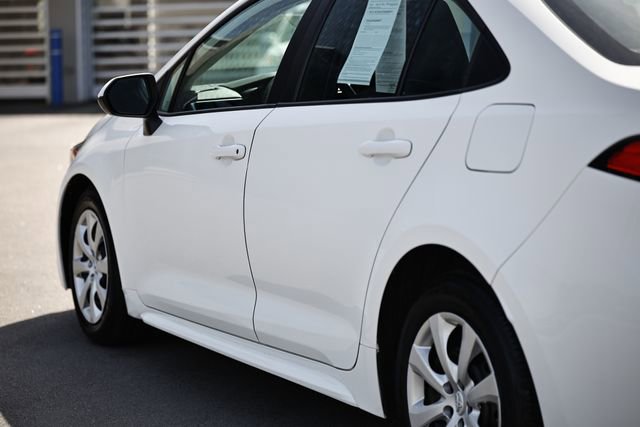 Used 2025 Toyota Corolla LE FWD image 5