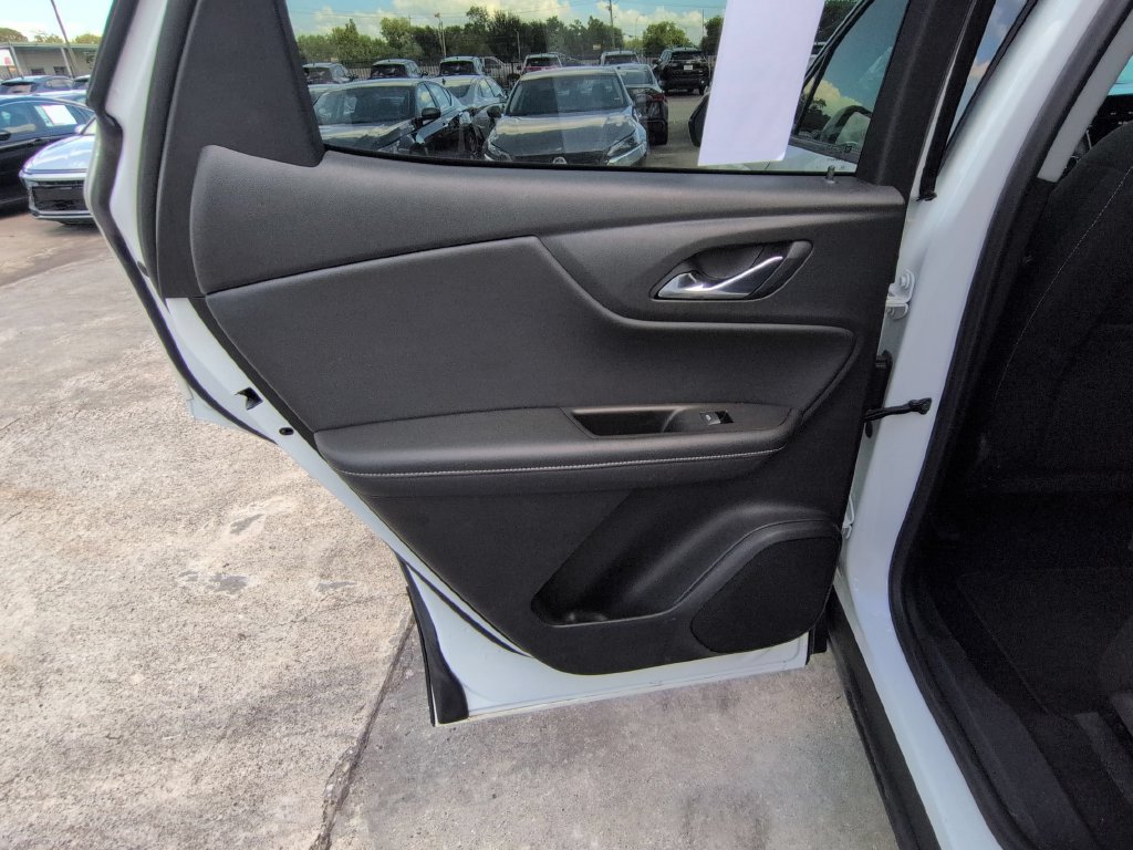 Used 2025 Chevrolet Blazer LT FWD image 26