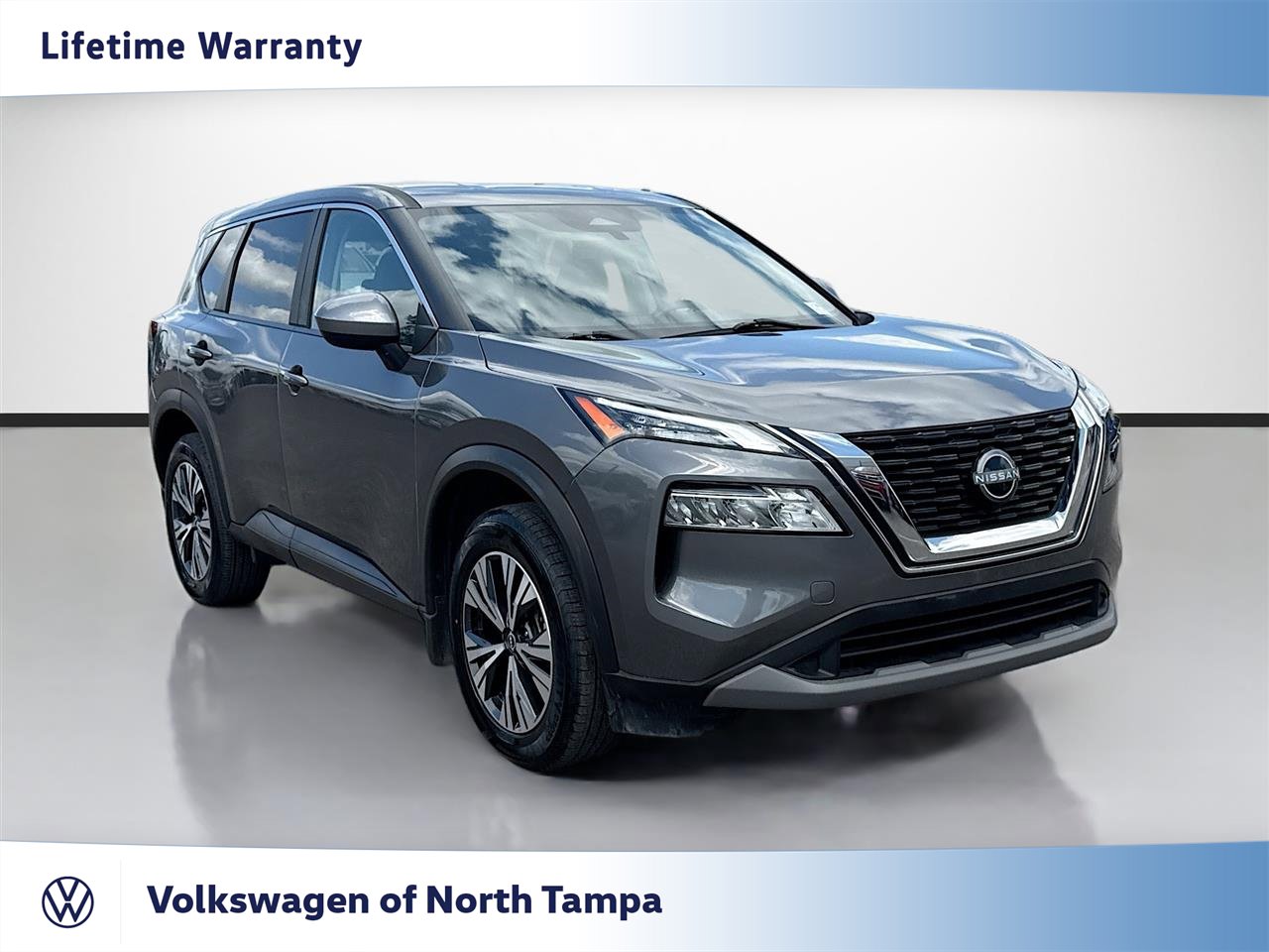 Used 2023 Nissan Rogue SV image 1