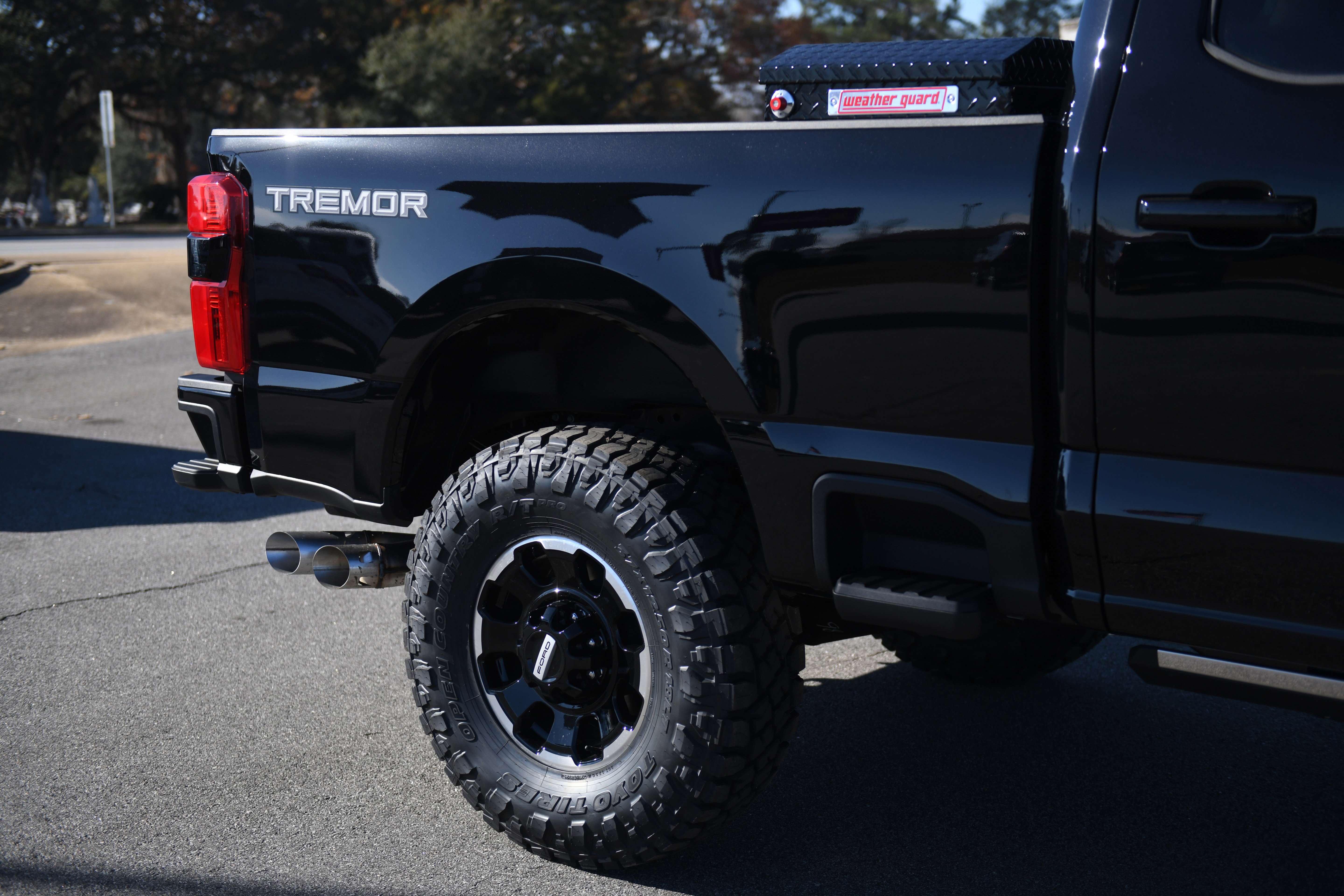 New 2026 Ford F250 Lariat w/ Tremor Off-Road Package image 4