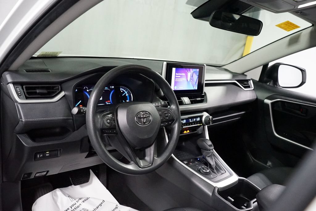 Certified 2023 Toyota RAV4 LE AWD/4WD image 11