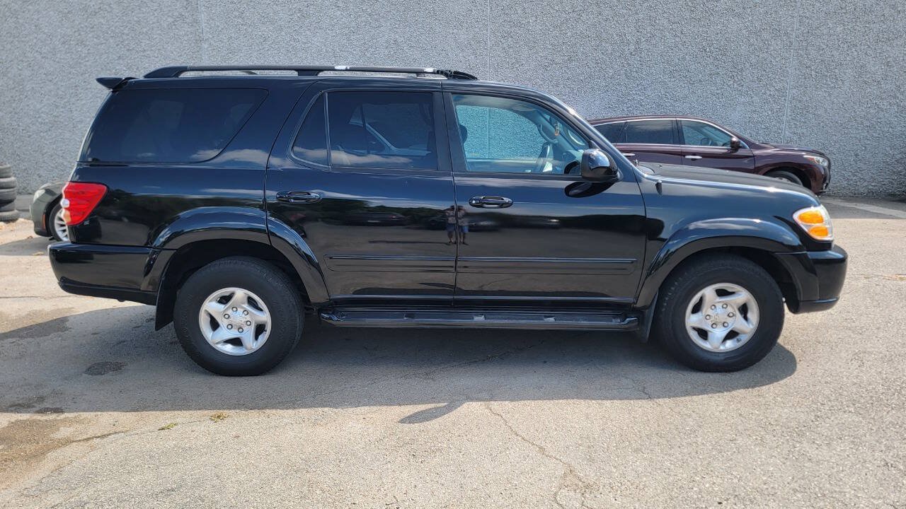 Used 2002 Toyota Sequoia SR5 w/ Preferred Pkg RWD image 6