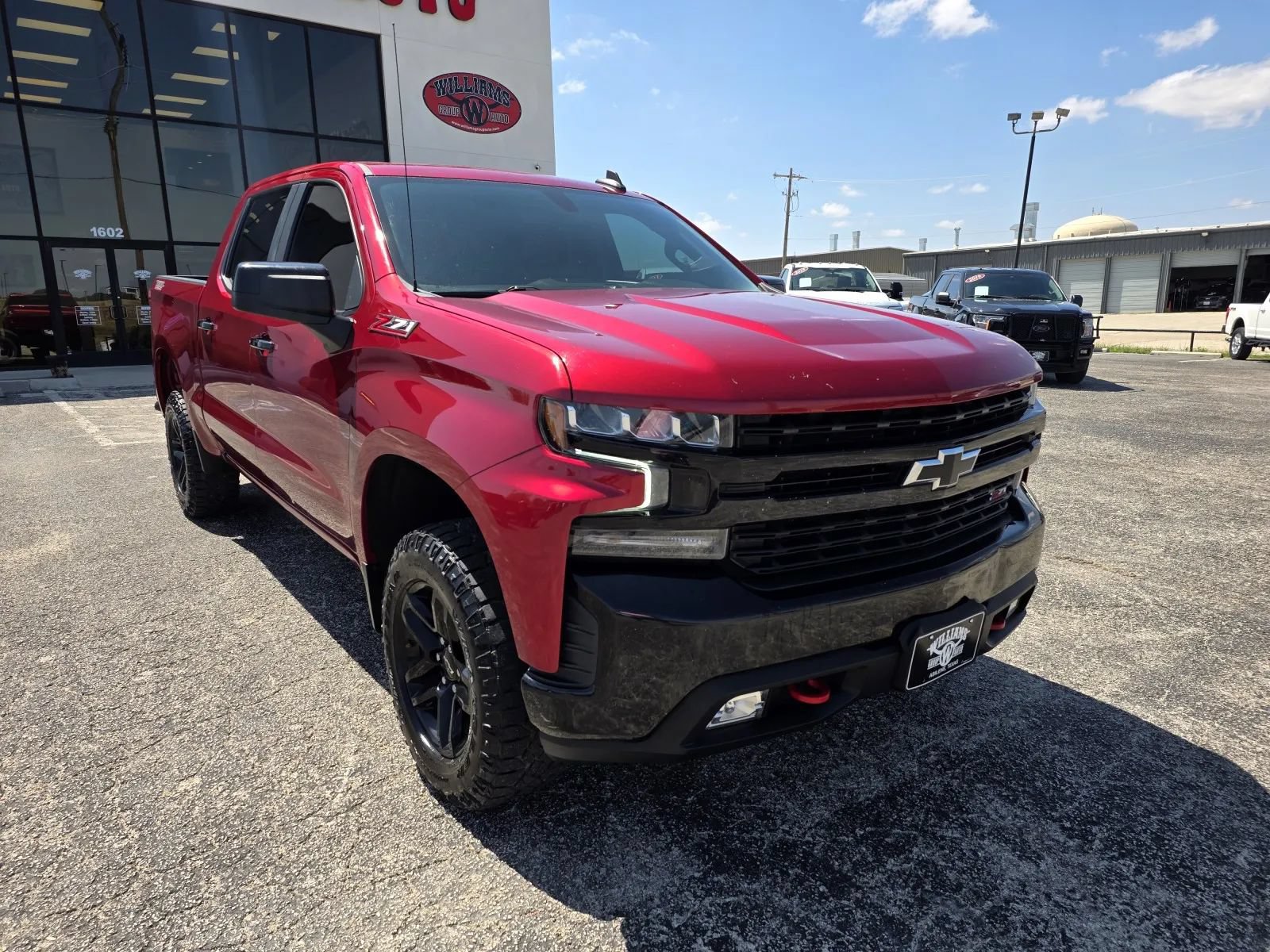 Used 2021 Chevrolet Silverado 1500 LT Trail Boss w/ Convenience Package II AWD/4WD image 1