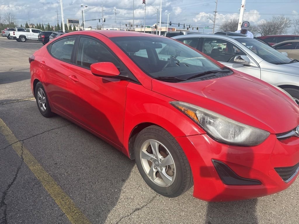 Used 2014 Hyundai Elantra SE image 2