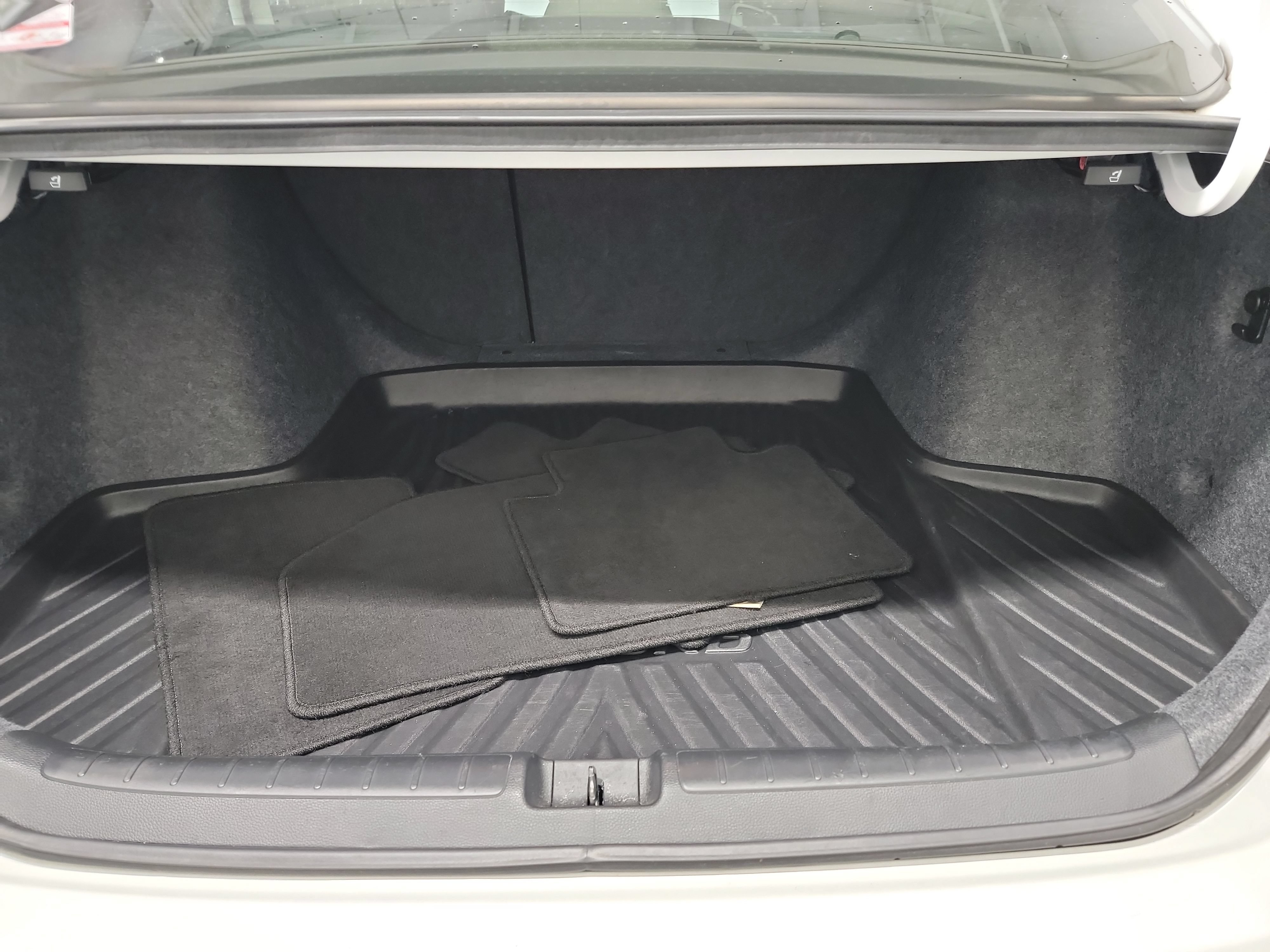 Used 2020 Honda Accord EX-L image 26