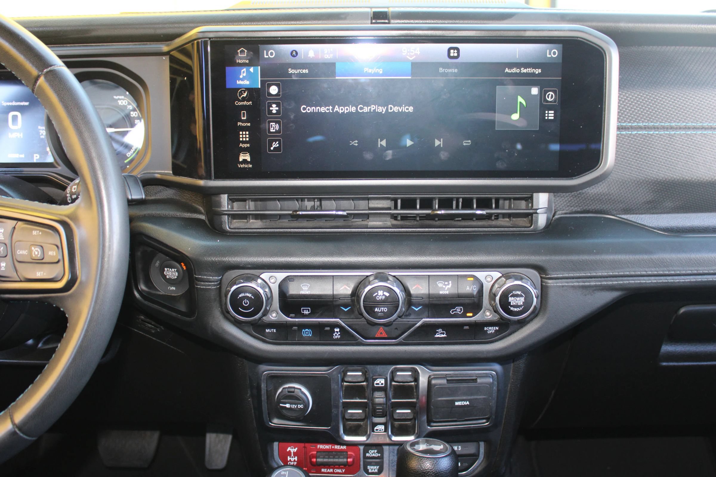 Used 2024 Jeep Wrangler Unlimited Rubicon 4xe AWD/4WD image 14