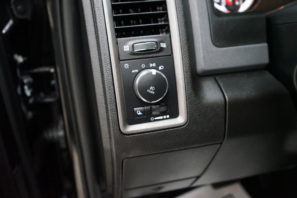 Used 2019 RAM 1500 Express w/ Express Value Package AWD/4WD image 25