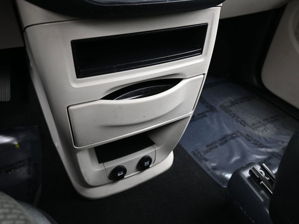 Used 2020 Dodge Grand Caravan SE image 23