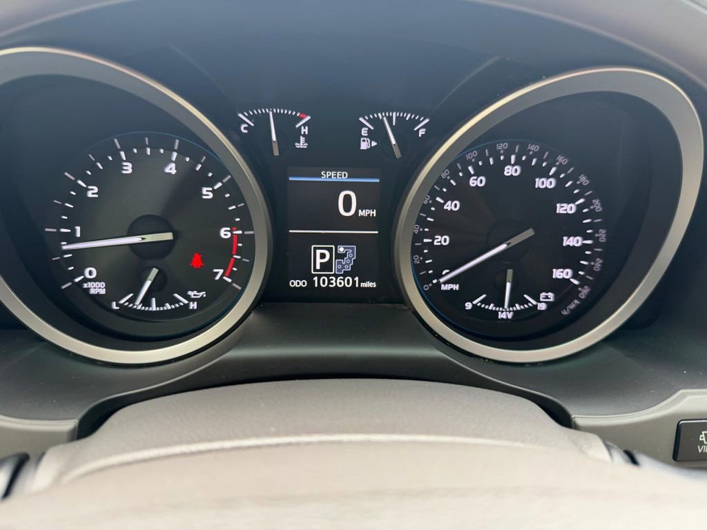 Used 2014 Toyota Land Cruiser AWD/4WD image 25