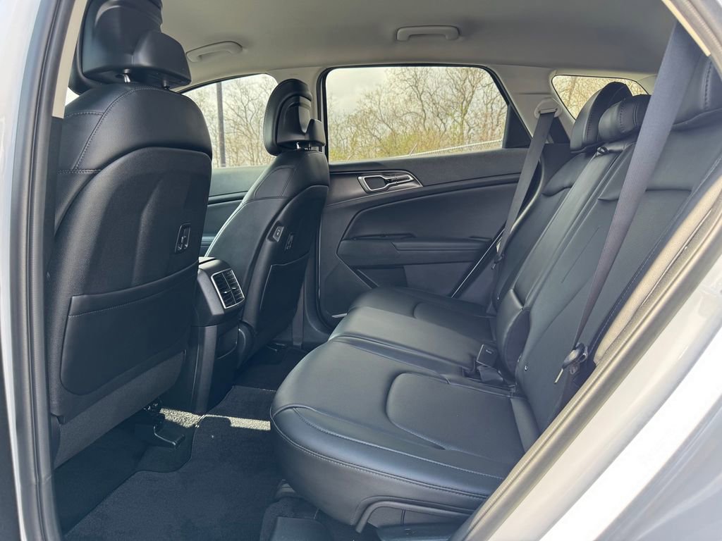 Certified 2025 Kia Sportage EX image 14