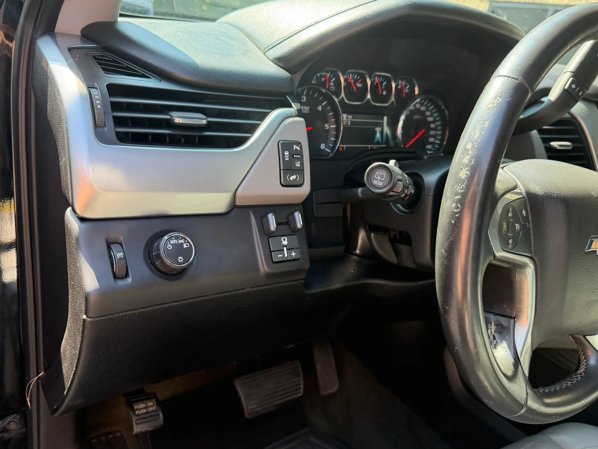 Used 2015 Chevrolet Tahoe LT RWD image 27