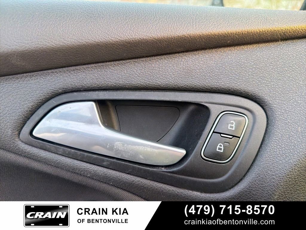 Used 2018 Ford Focus Titanium image 11