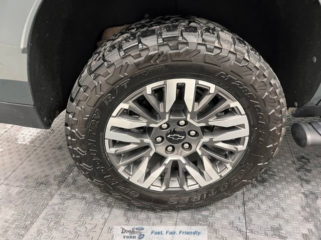 Used 2025 Chevrolet Tahoe Z71 w/ Comfort Package image 15