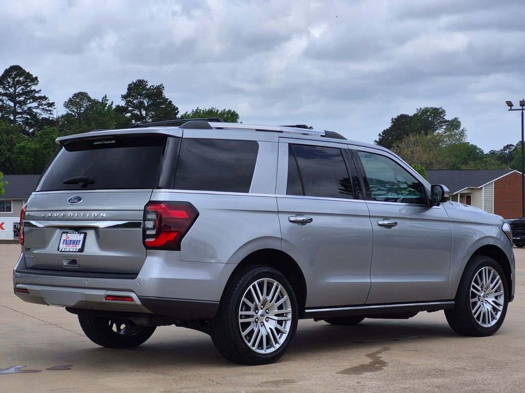 Used 2024 Ford Expedition Limited AWD/4WD image 4