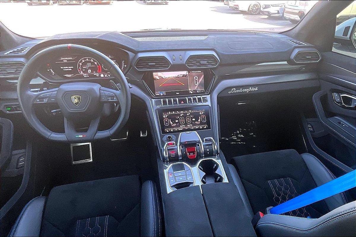 Used 2023 Lamborghini Urus Performante AWD/4WD image 16
