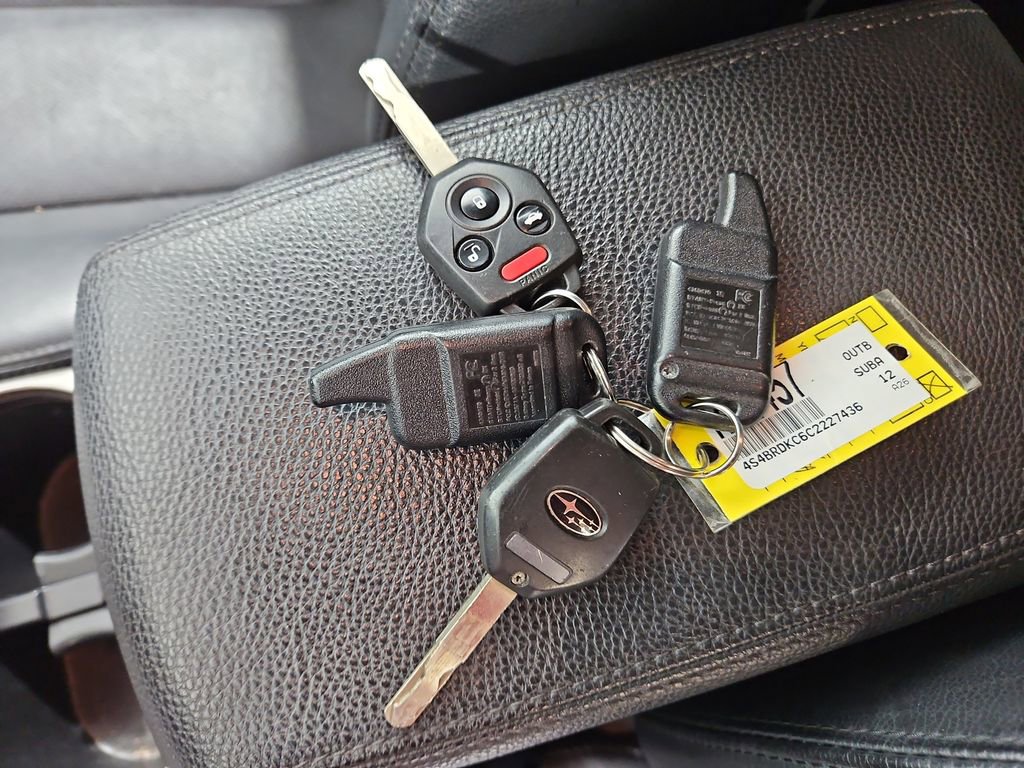 Used 2012 Subaru Outback 3.6R Limited w/ Moonroof Pkg image 29