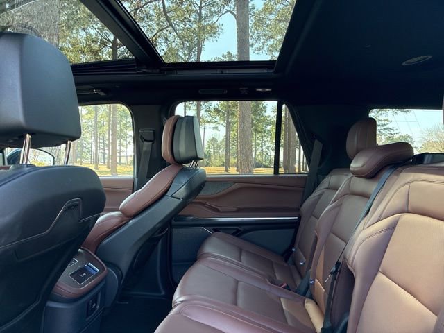 Certified 2025 Lincoln Navigator Reserve image 23