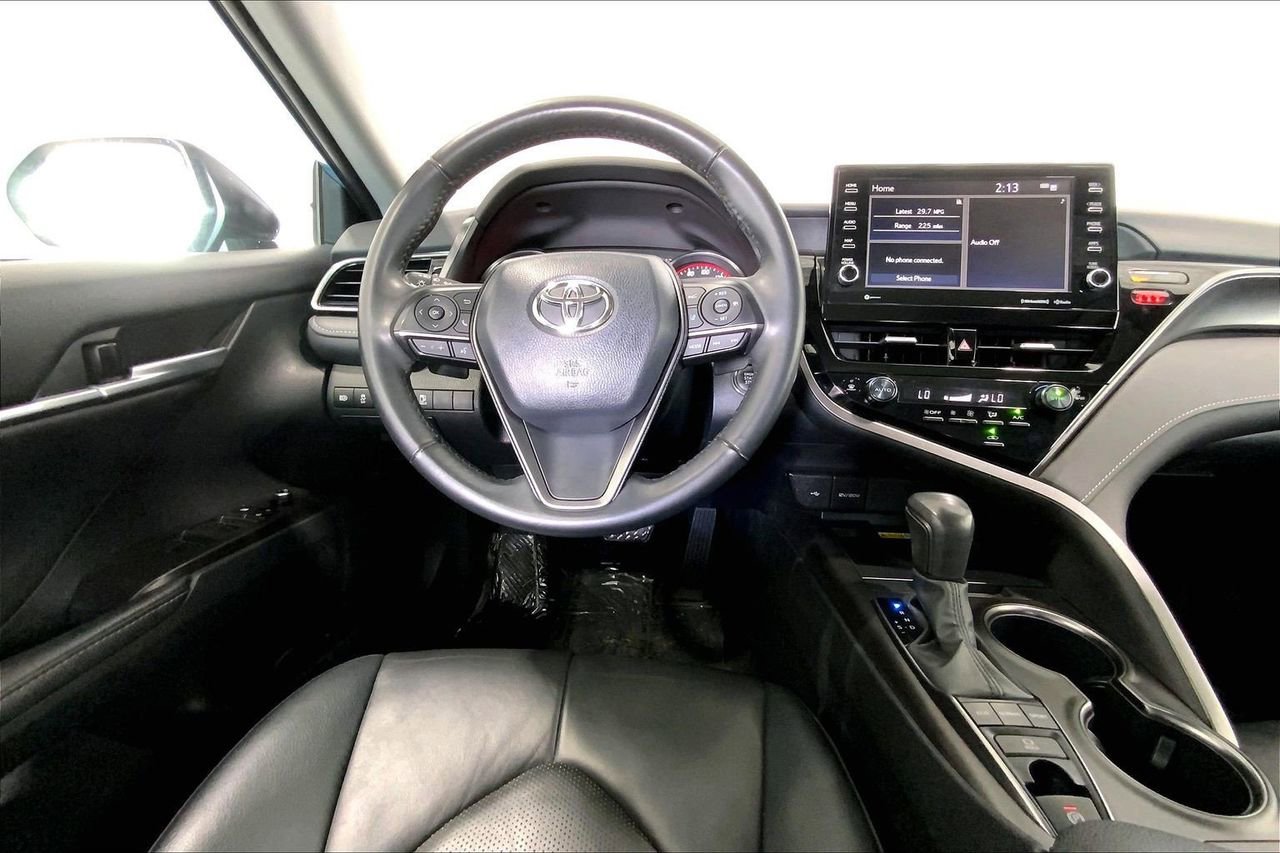 Used 2024 Toyota Camry XSE FWD image 4