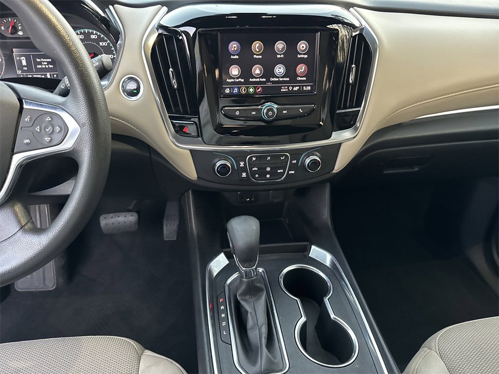 Used 2022 Chevrolet Traverse LS image 32