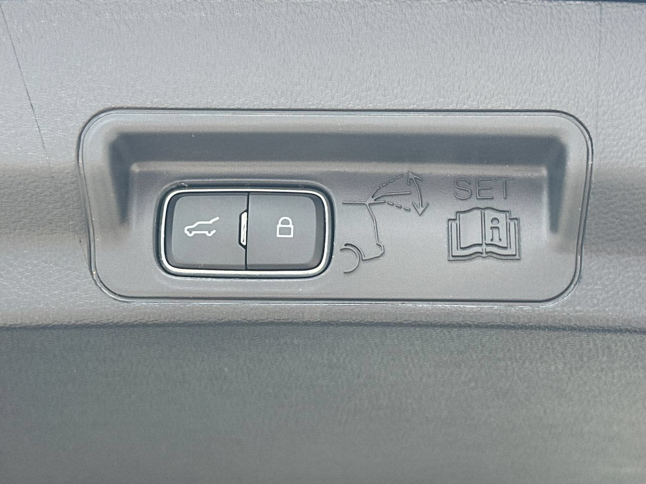 New 2026 Ford Explorer Active w/ Active Comfort Package RWD image 19