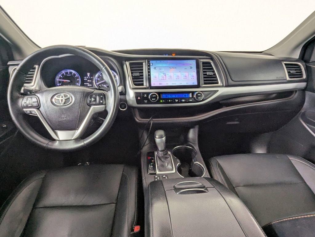 Used 2016 Toyota Highlander XLE FWD image 14