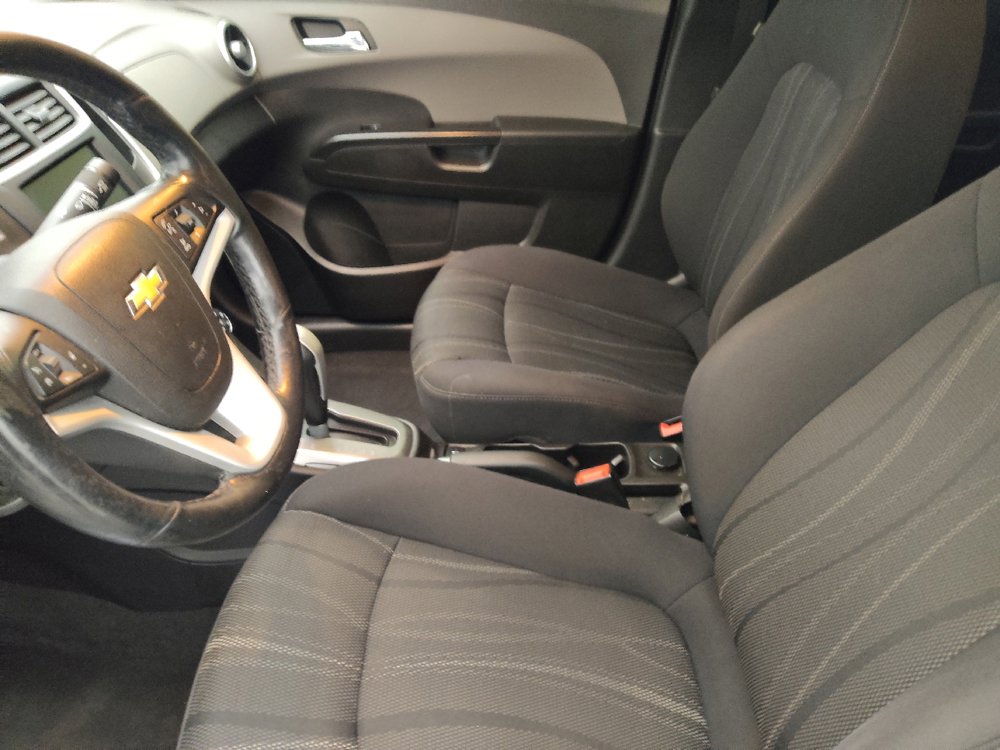 Used 2018 Chevrolet Sonic LT w/ Convenience Package FWD image 17