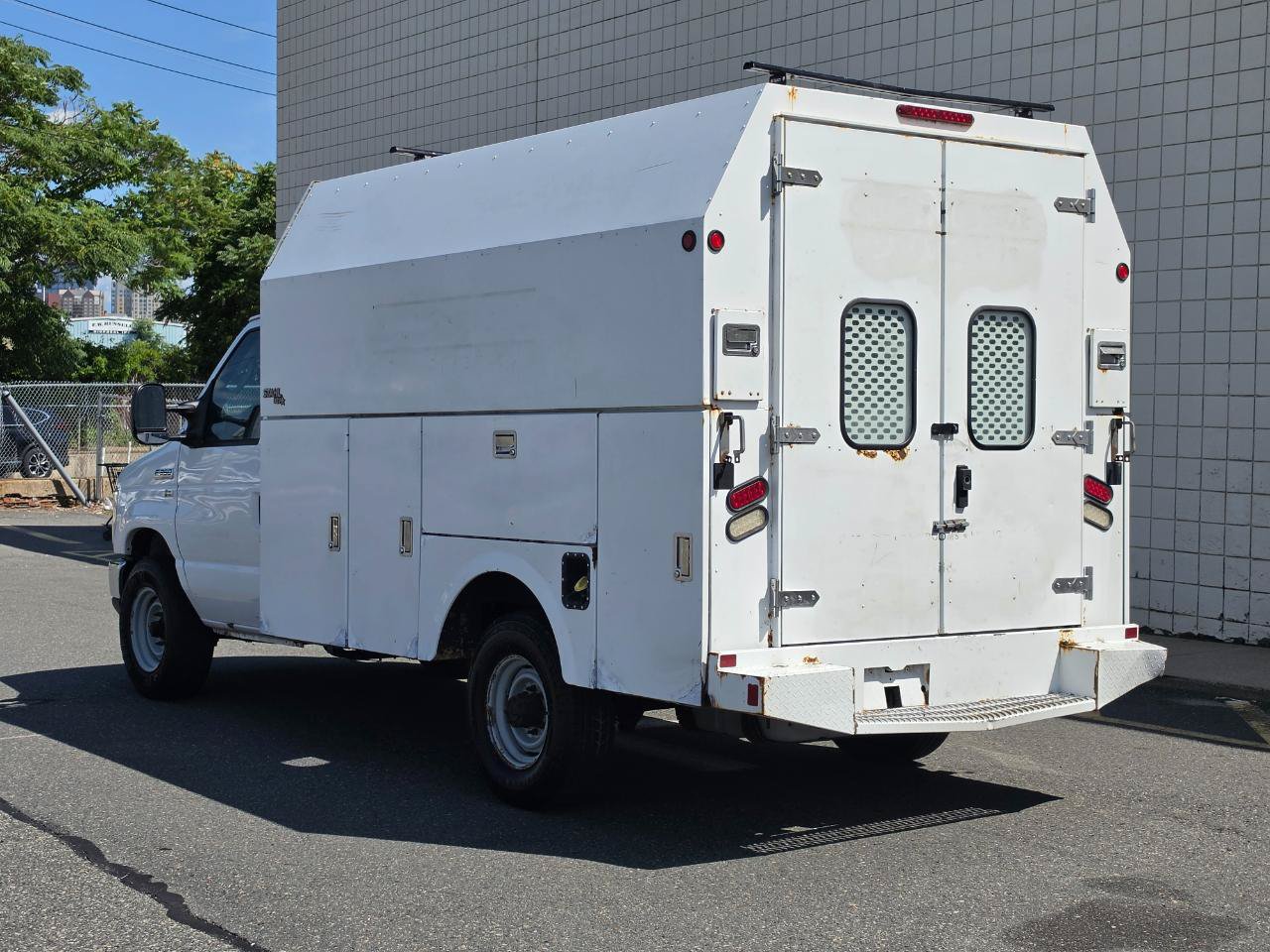 Used 2014 Ford E-350 and Econoline 350 Super Duty w/ Power Windows & Locks Group RWD image 5