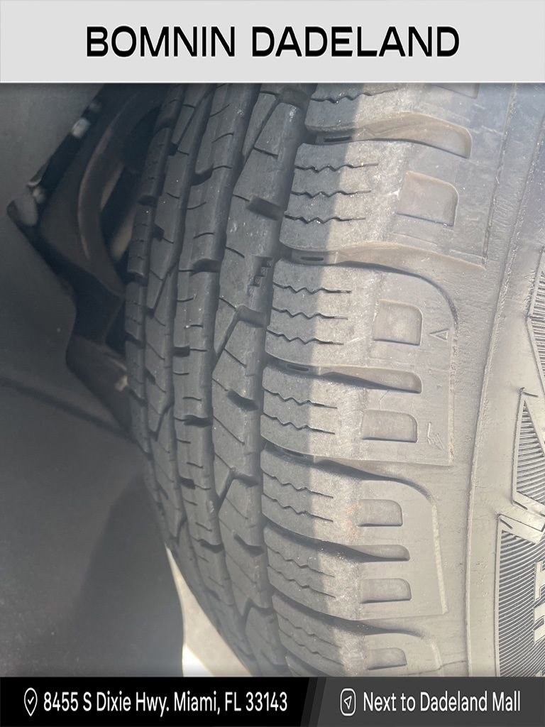 Used 2020 GMC Yukon SLT w/ Open Road Package image 4