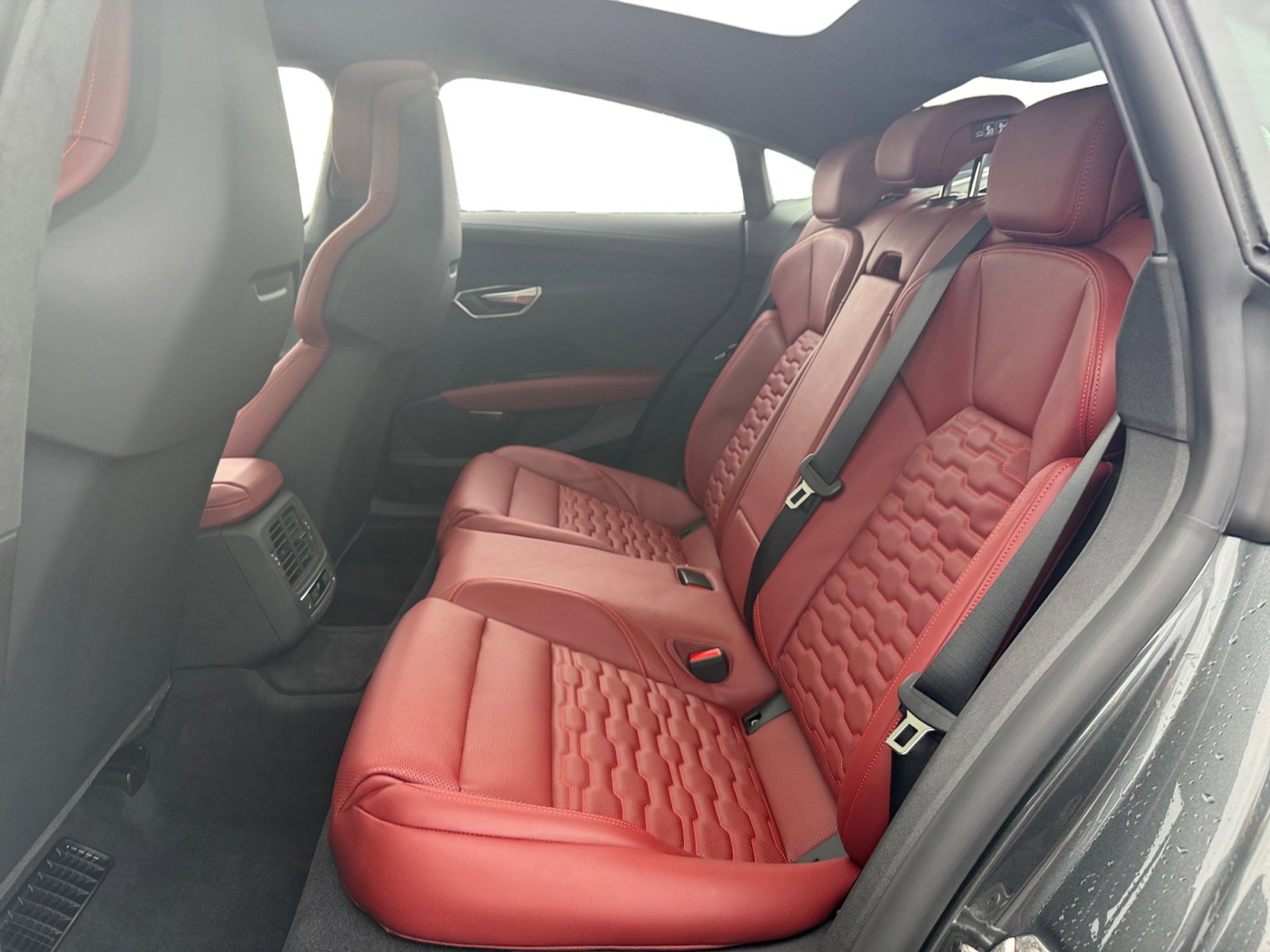 New 2026 Audi S e-tron GT Prestige image 16