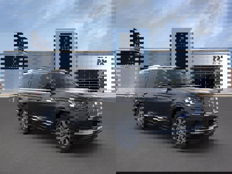 New 2022 Lincoln Navigator 4WD image 7