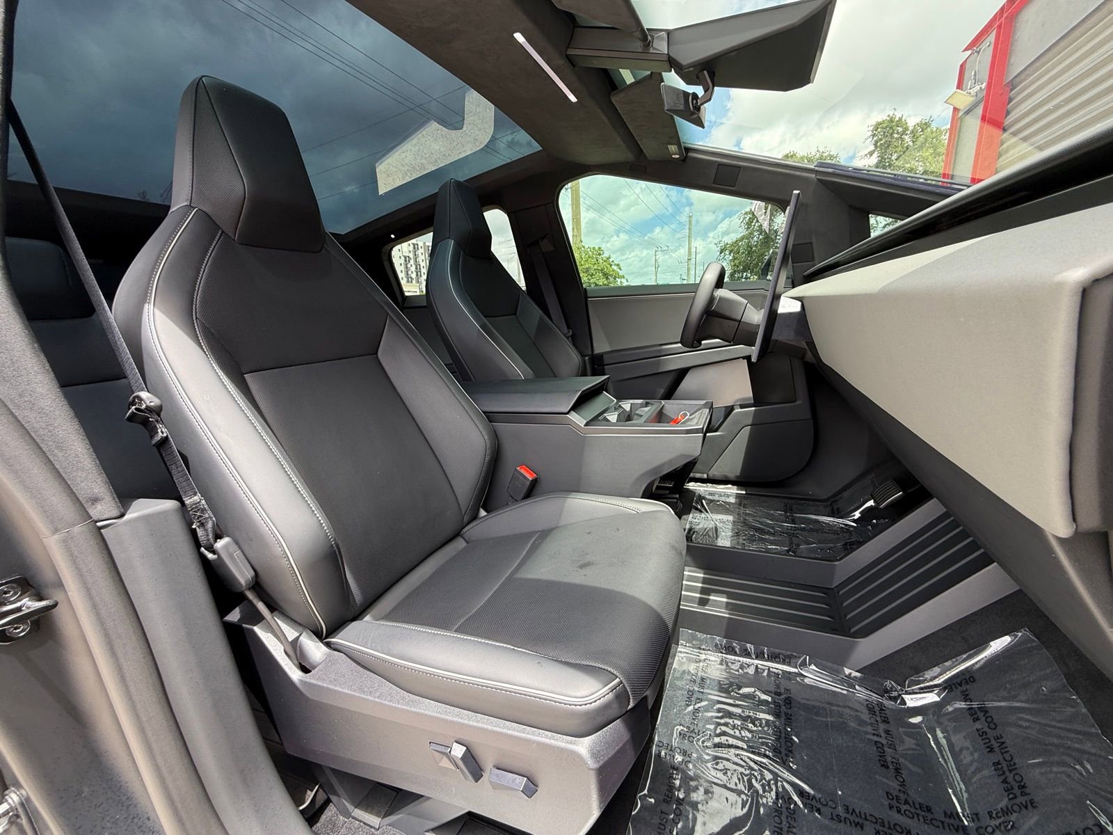 Used 2024 Tesla Cybertruck AWD Crew Cab image 19