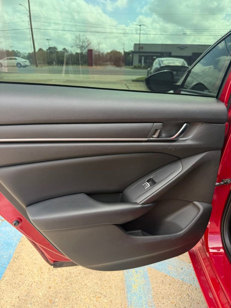 Used 2018 Honda Accord Sport image 8