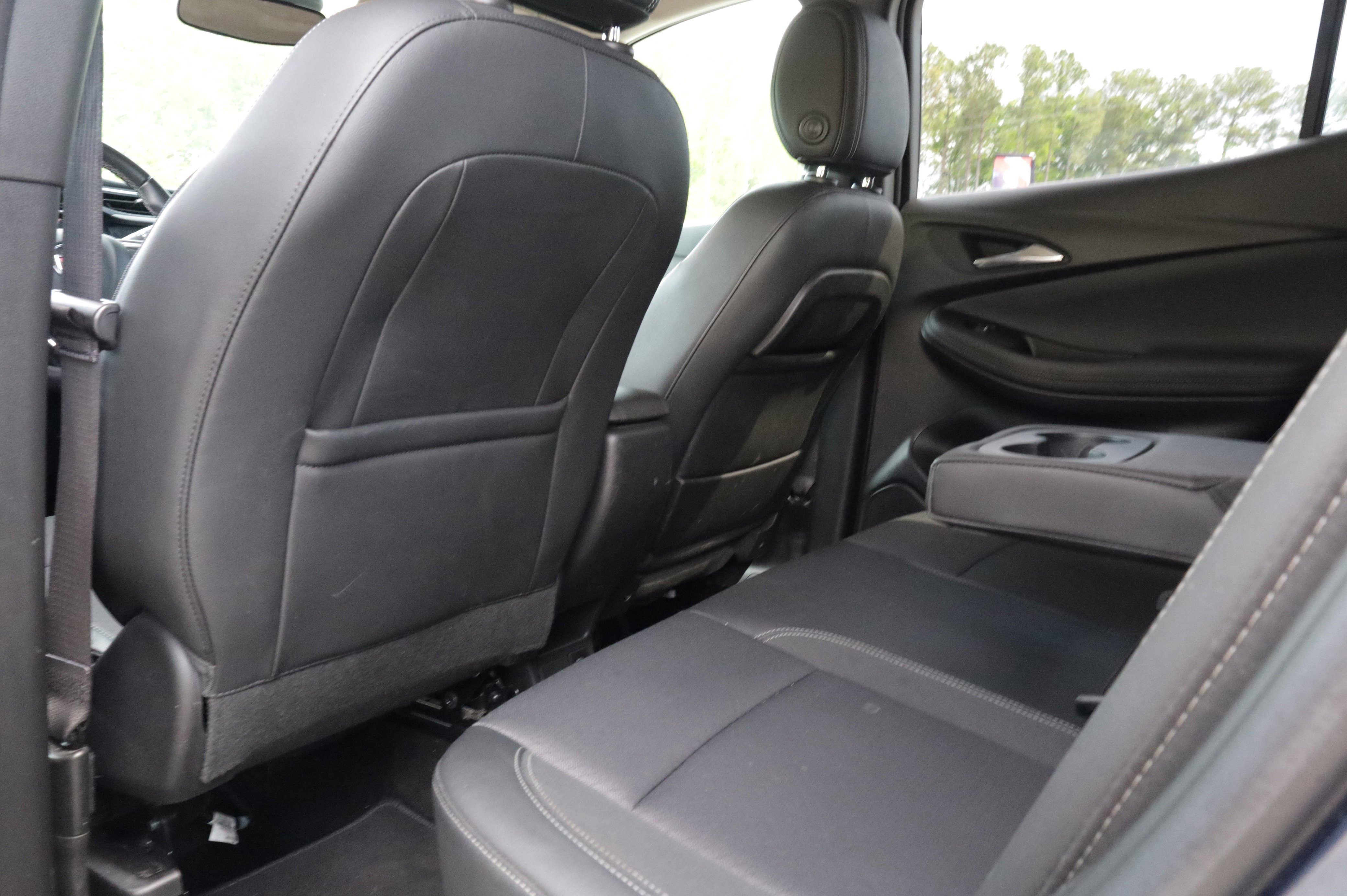 Used 2023 Buick Envision Essence image 10