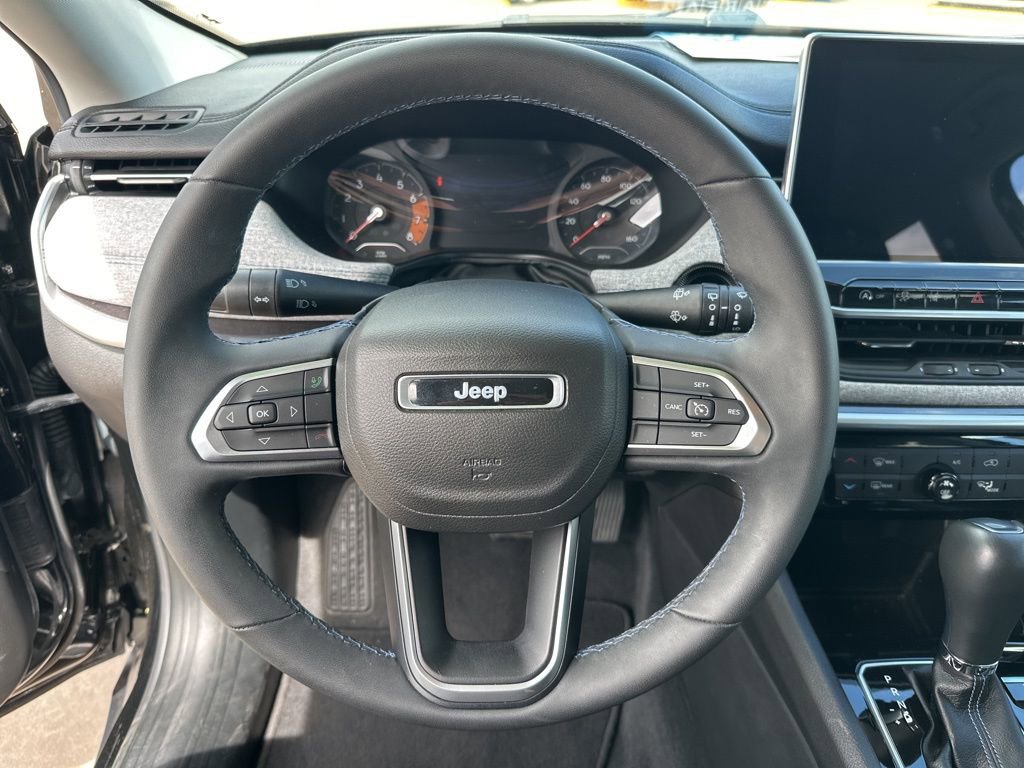 Used 2022 Jeep Compass Latitude AWD/4WD image 27