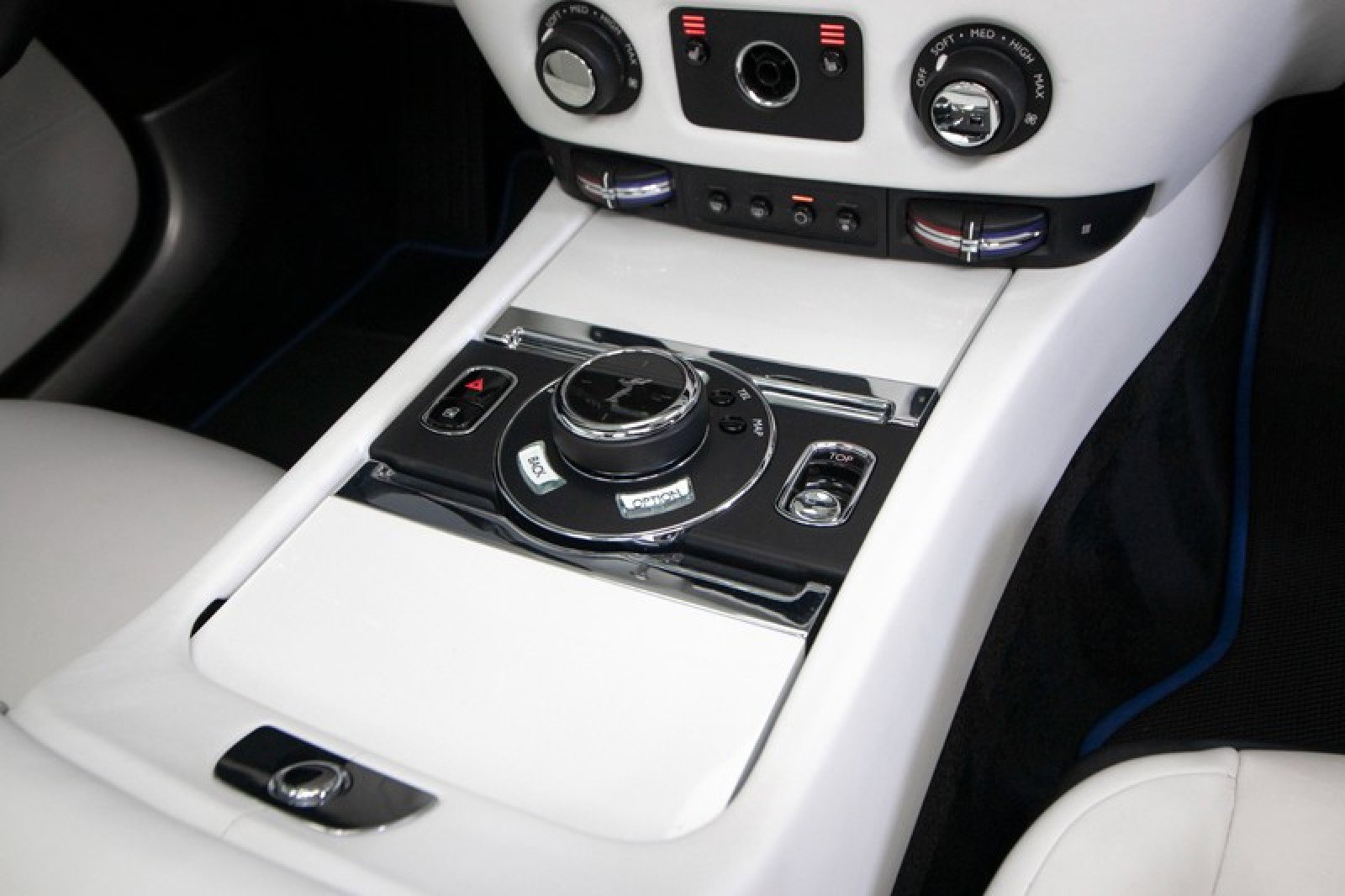 Used 2017 Rolls-Royce Dawn image 60