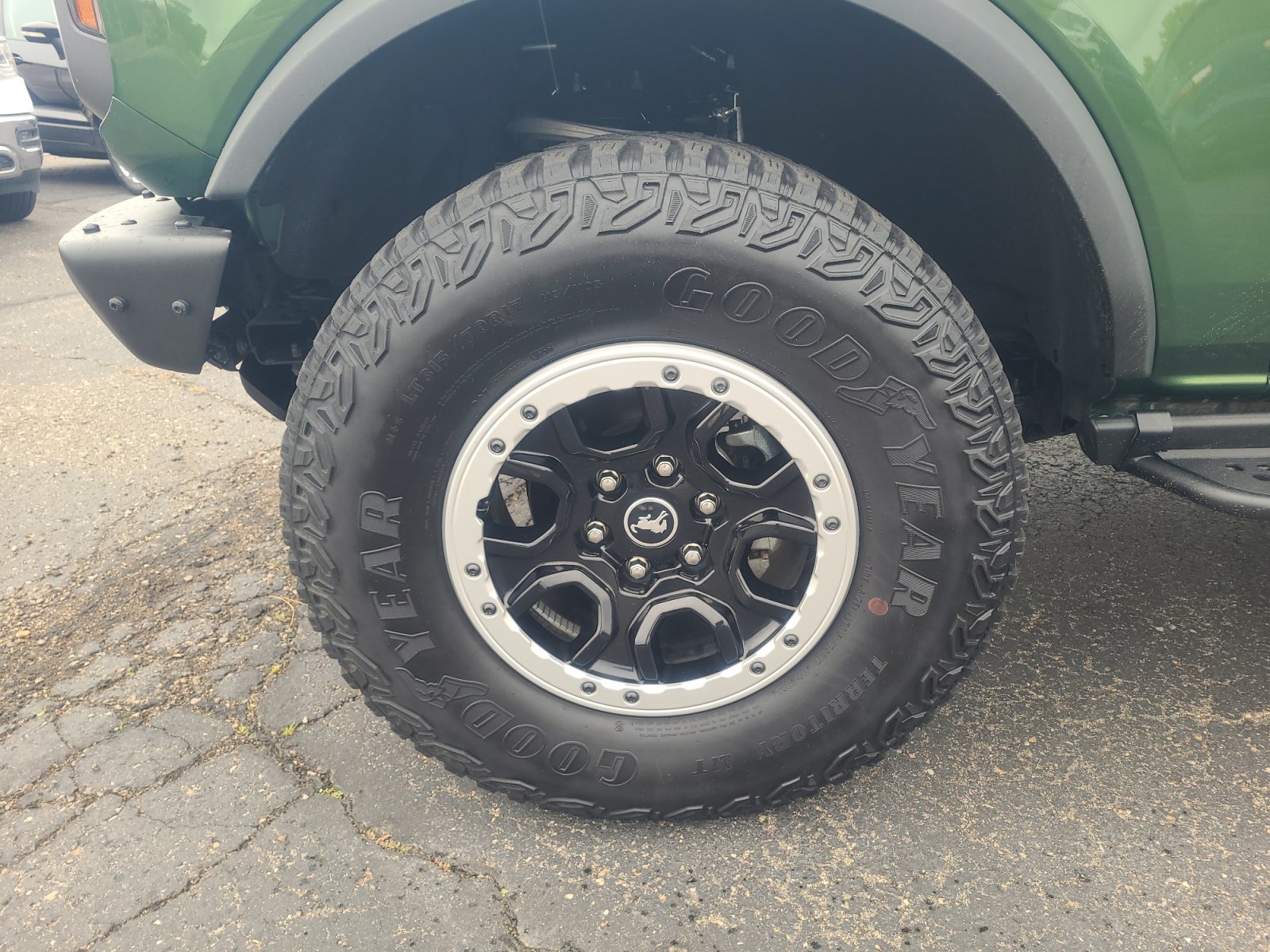 Certified 2023 Ford Bronco Badlands w/ Sasquatch Package AWD/4WD image 26