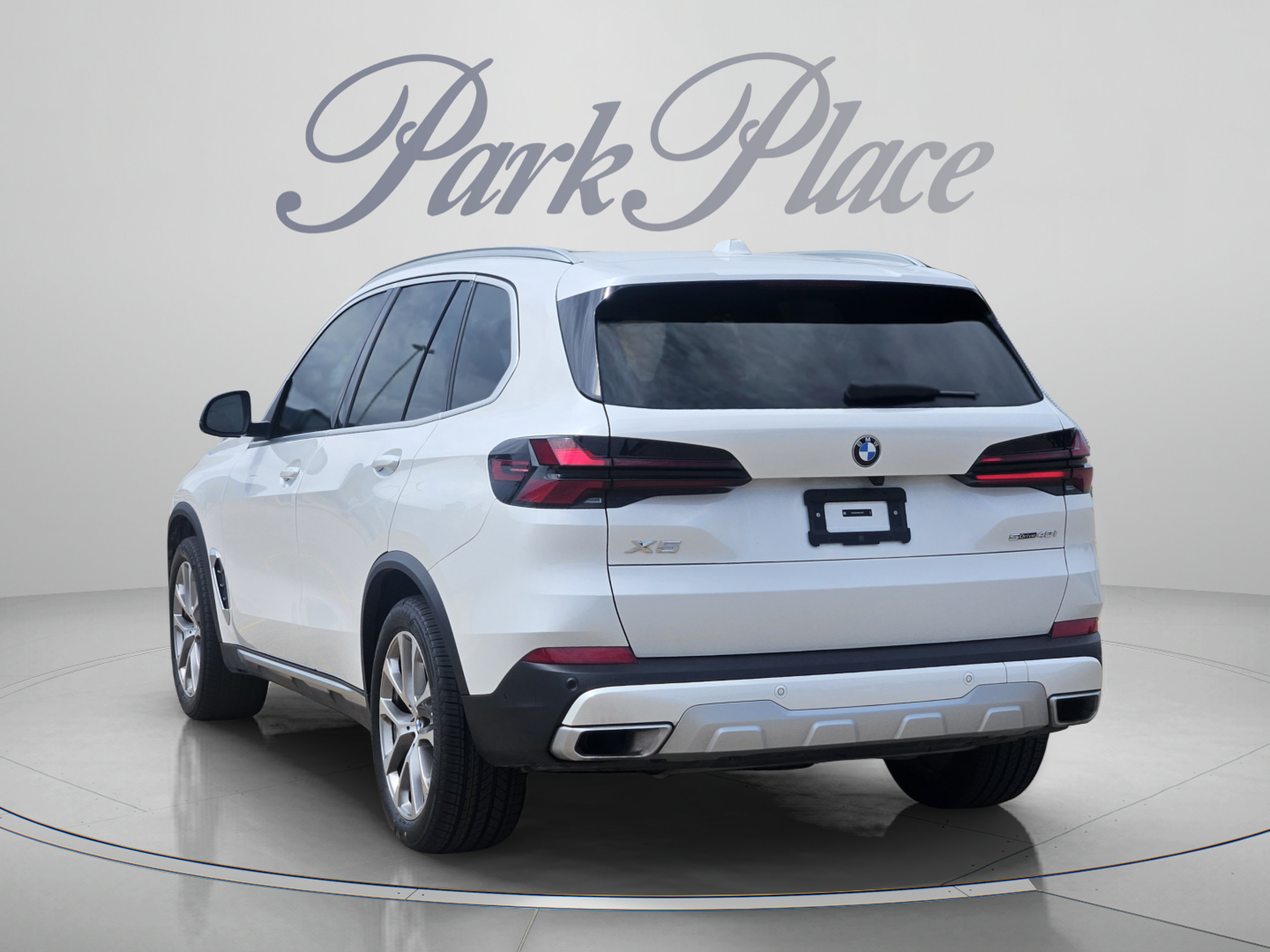 Used 2024 BMW X5 sDrive40i w/ Premium Package RWD image 3